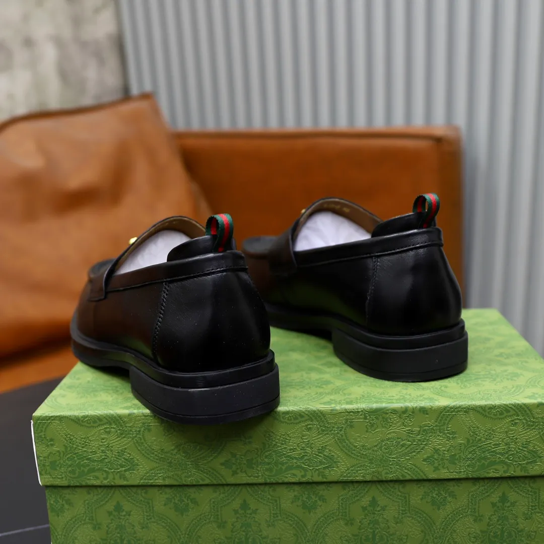 Men's shoes: 250🙅‍♂️🙅‍♂️🙅‍♂️Niuli Brand: GUCCI Size: 38-44 (45 can be customized) Level: Counter classic Material: Original soft cowhide upper Comfortable cowhide lining Original lightweight outsole Style category: Business casual footwear Driving leather shoes Color: Actual picture color